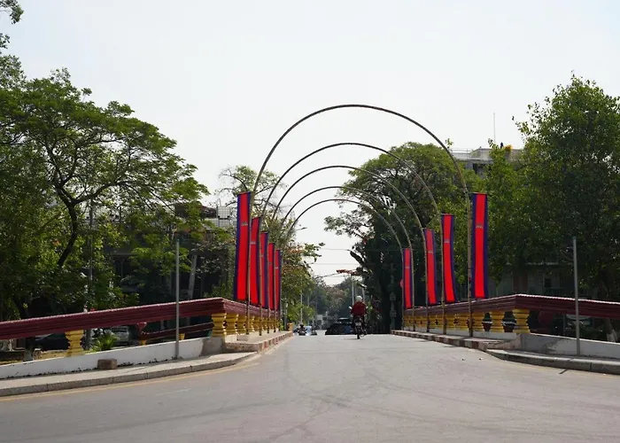Puok Hotel *