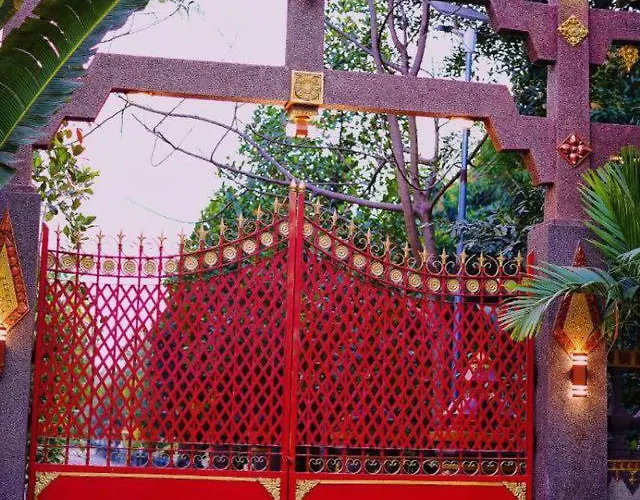 Hotel Puok *